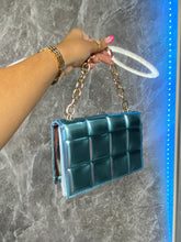 Load image into Gallery viewer, Mirror metallic chain handle bag
